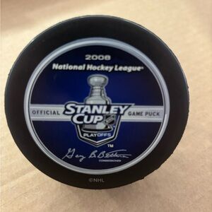 2008 Stanley Cup NHL Official Licensed Game Puck